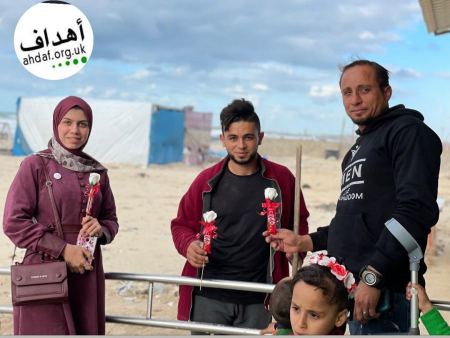 فريق من طلبة الجامعات بقطاع غزة ينفذ زيارة لذوي الاحتياجات الخاصة